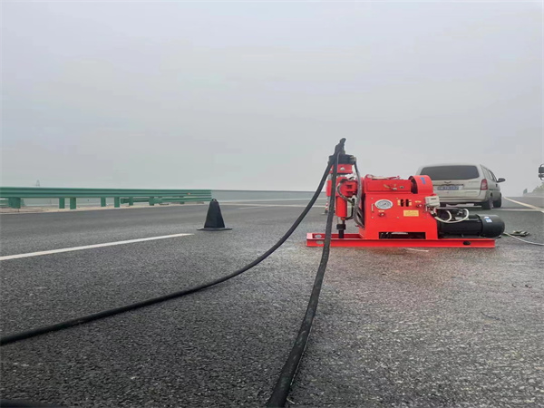 新和马路路基路面开裂下沉注浆加固灌浆